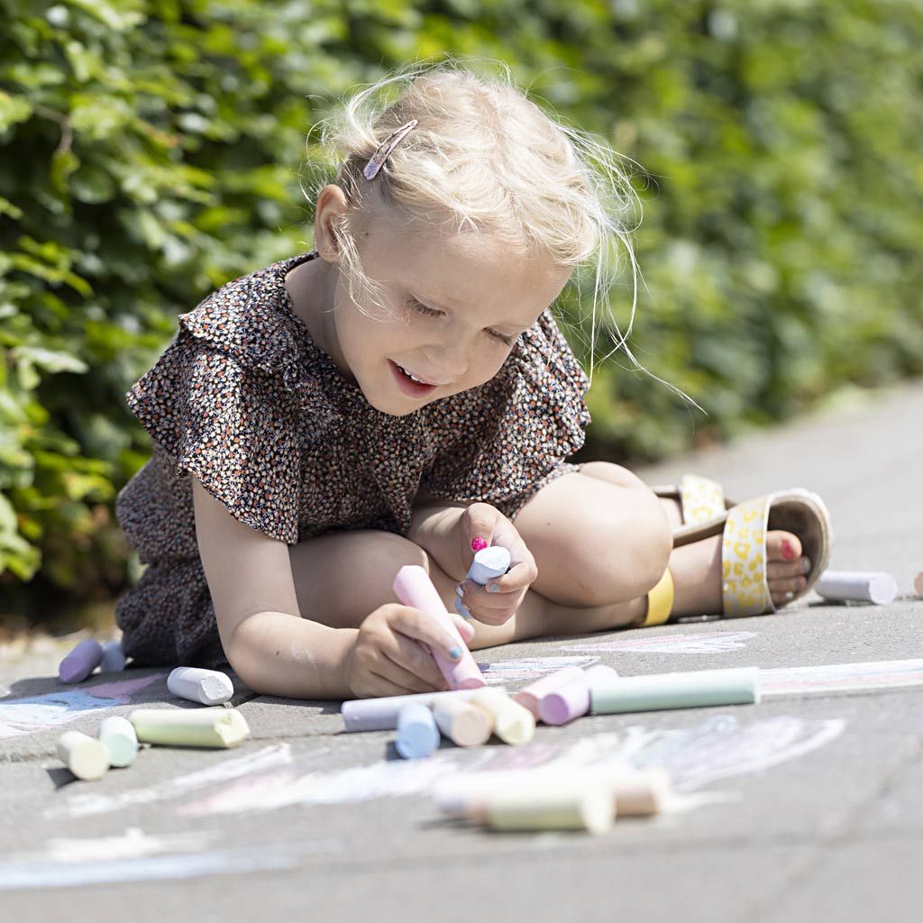 Creative street chalk