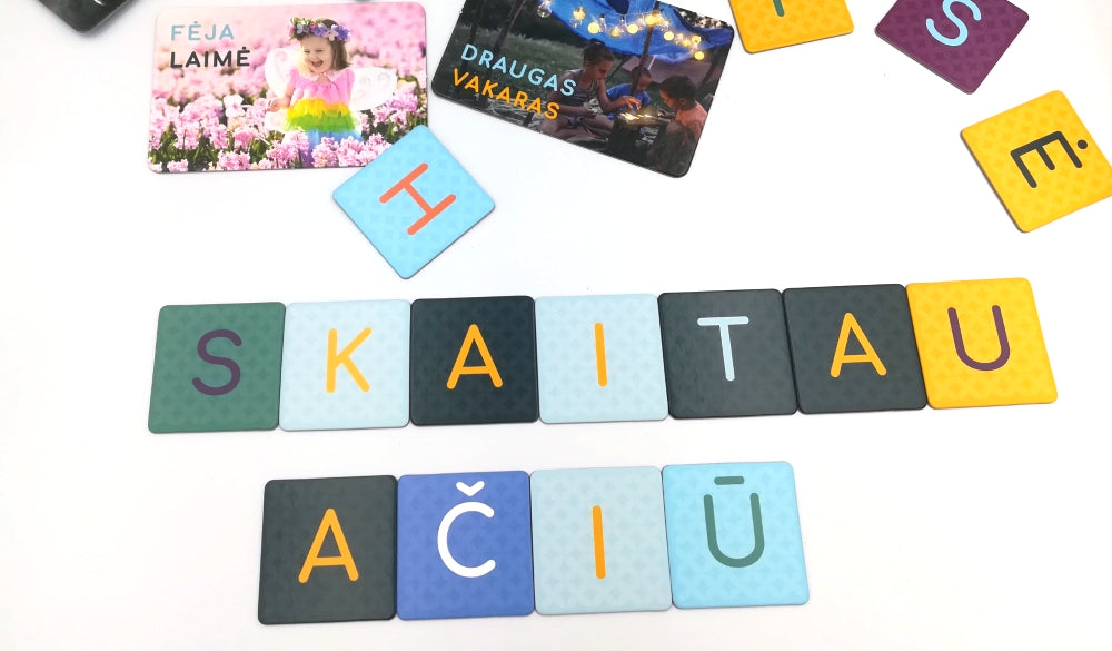 Lavinantis stalo žaidimas ŽODŽIAI